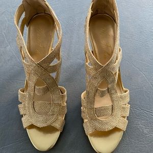 Marc Fisher Gold Multi Fabric Sparkly Heels 7.5